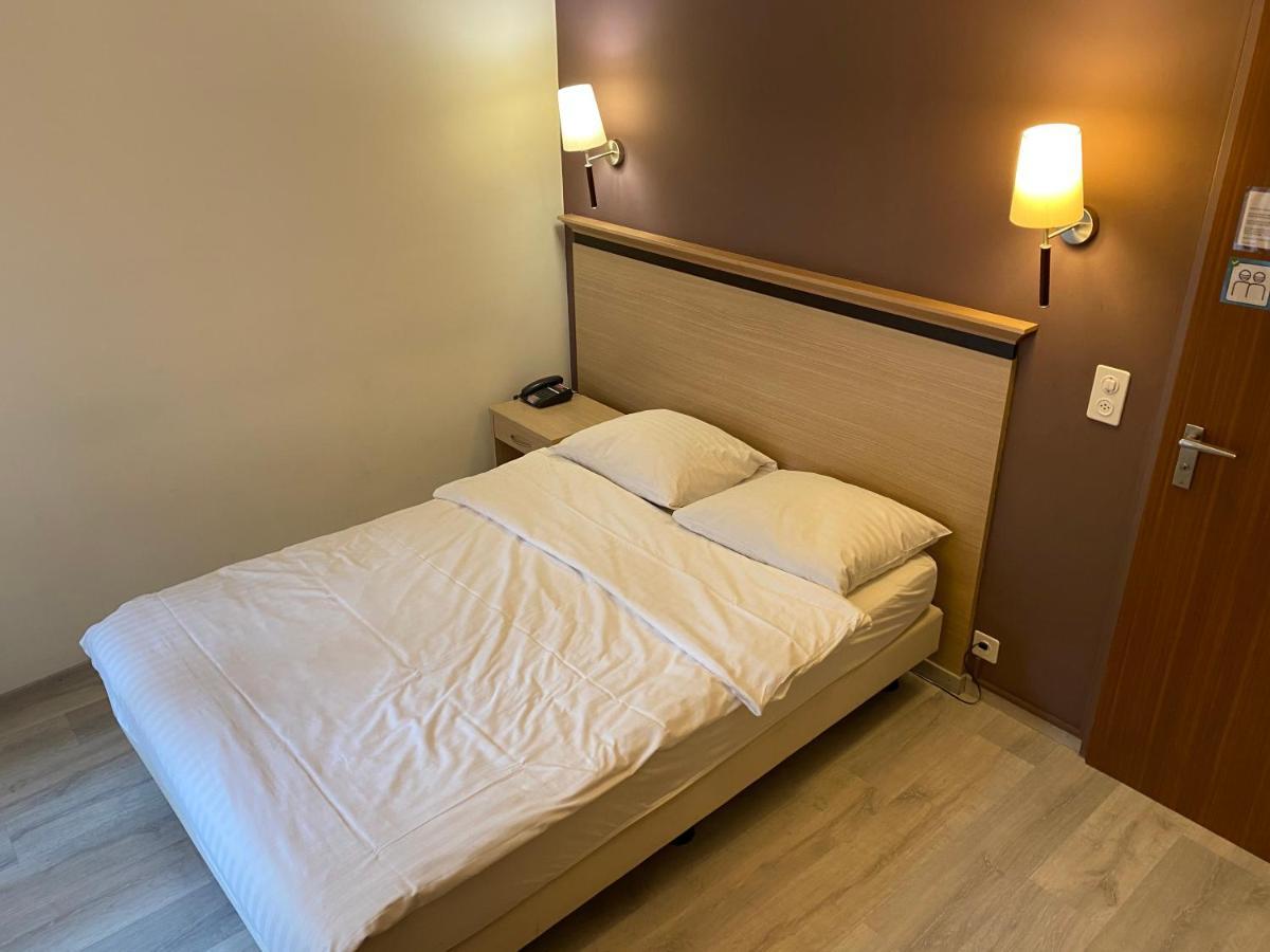Hotel De La Vieille Tour 3*