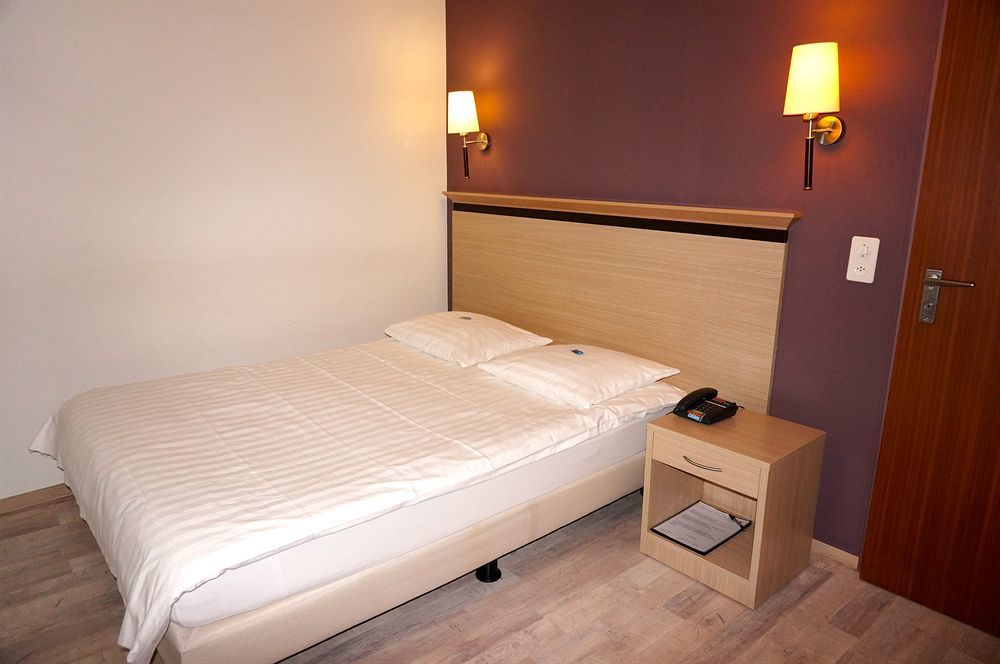 De La Vieille Tour Hotel