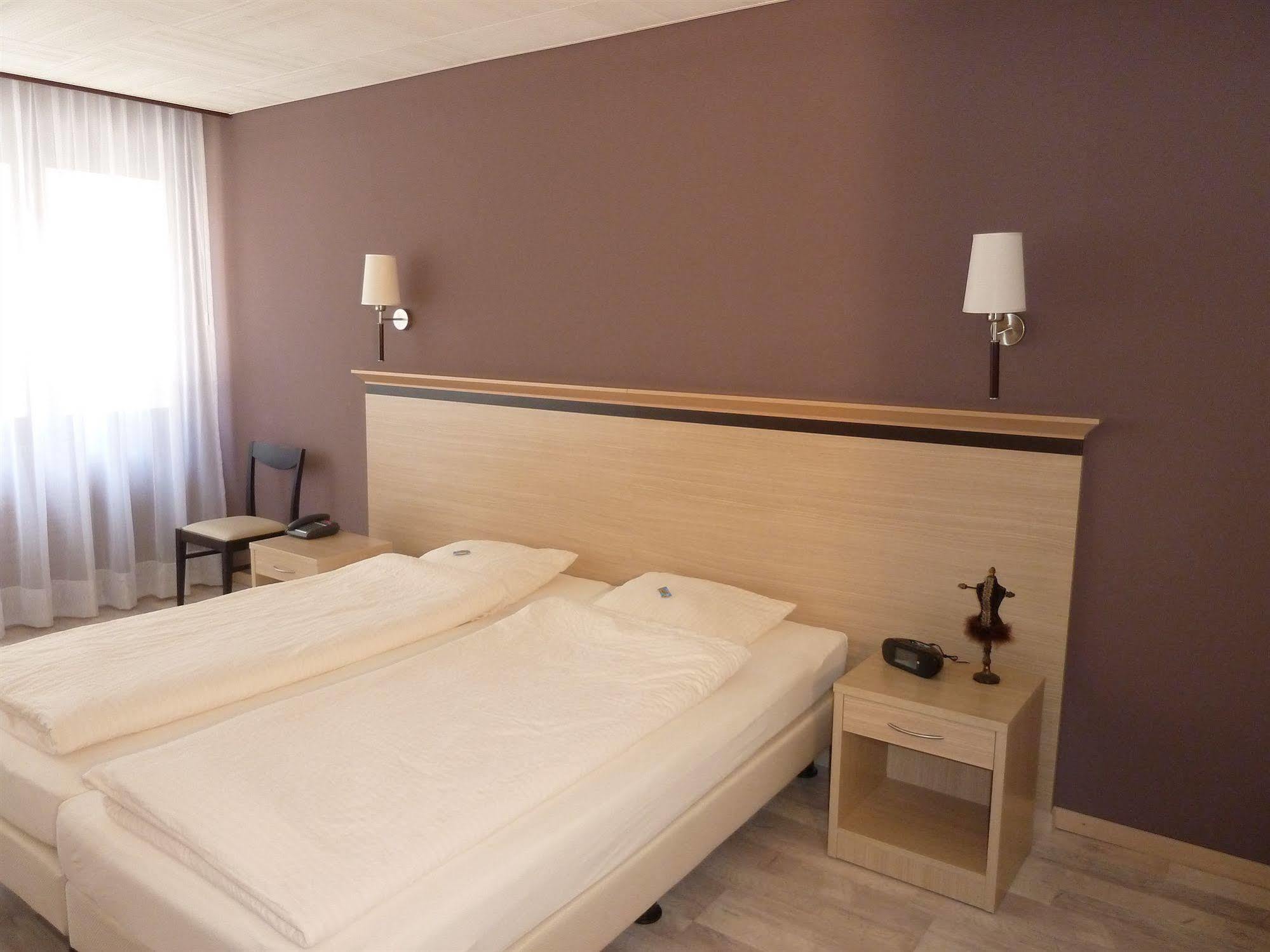 De La Vieille Tour Hotel 3*