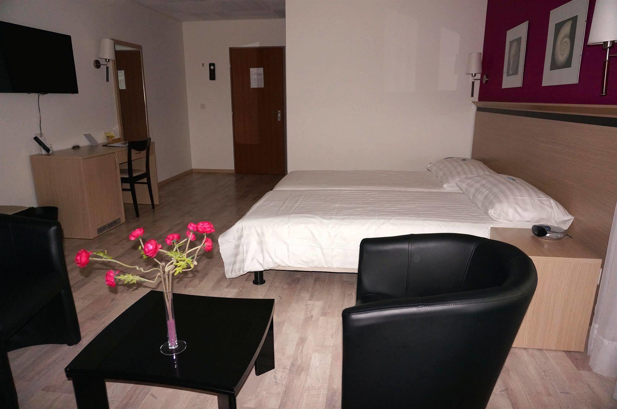 Hotel De La Vieille Tour 3*