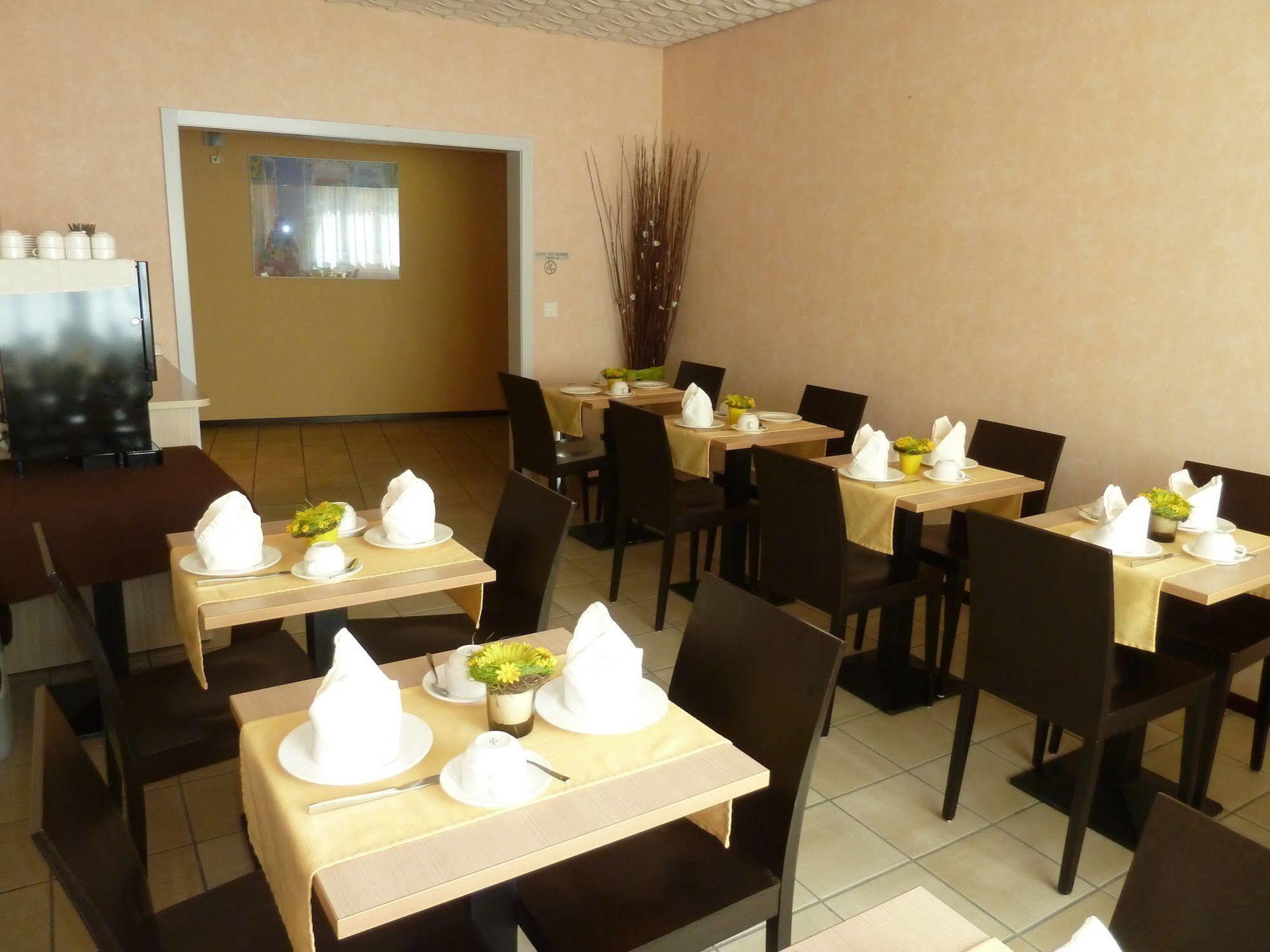 De La Vieille Tour Hotel 3*