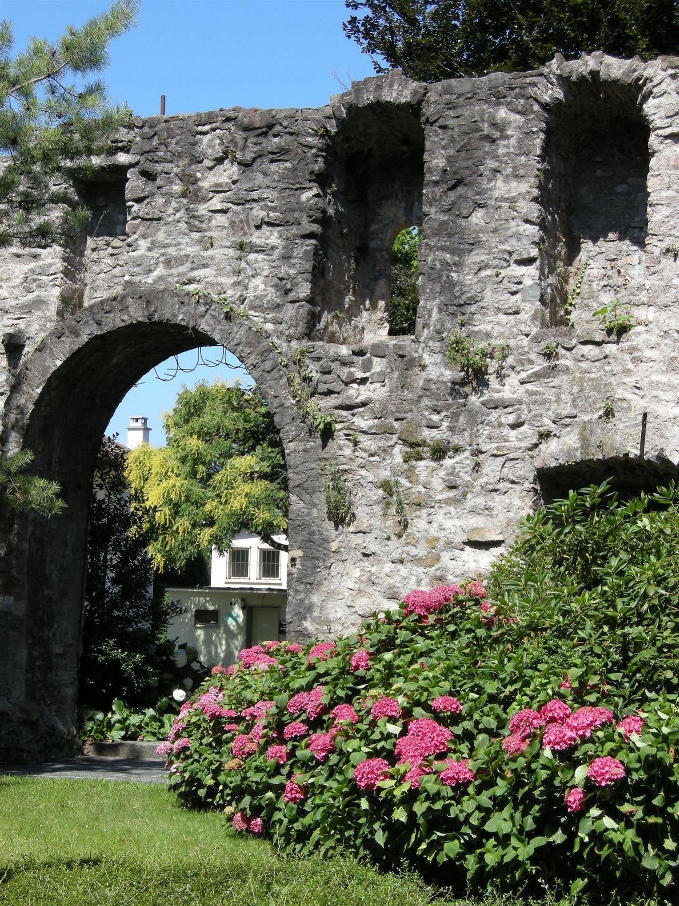 De La Vieille Tour
