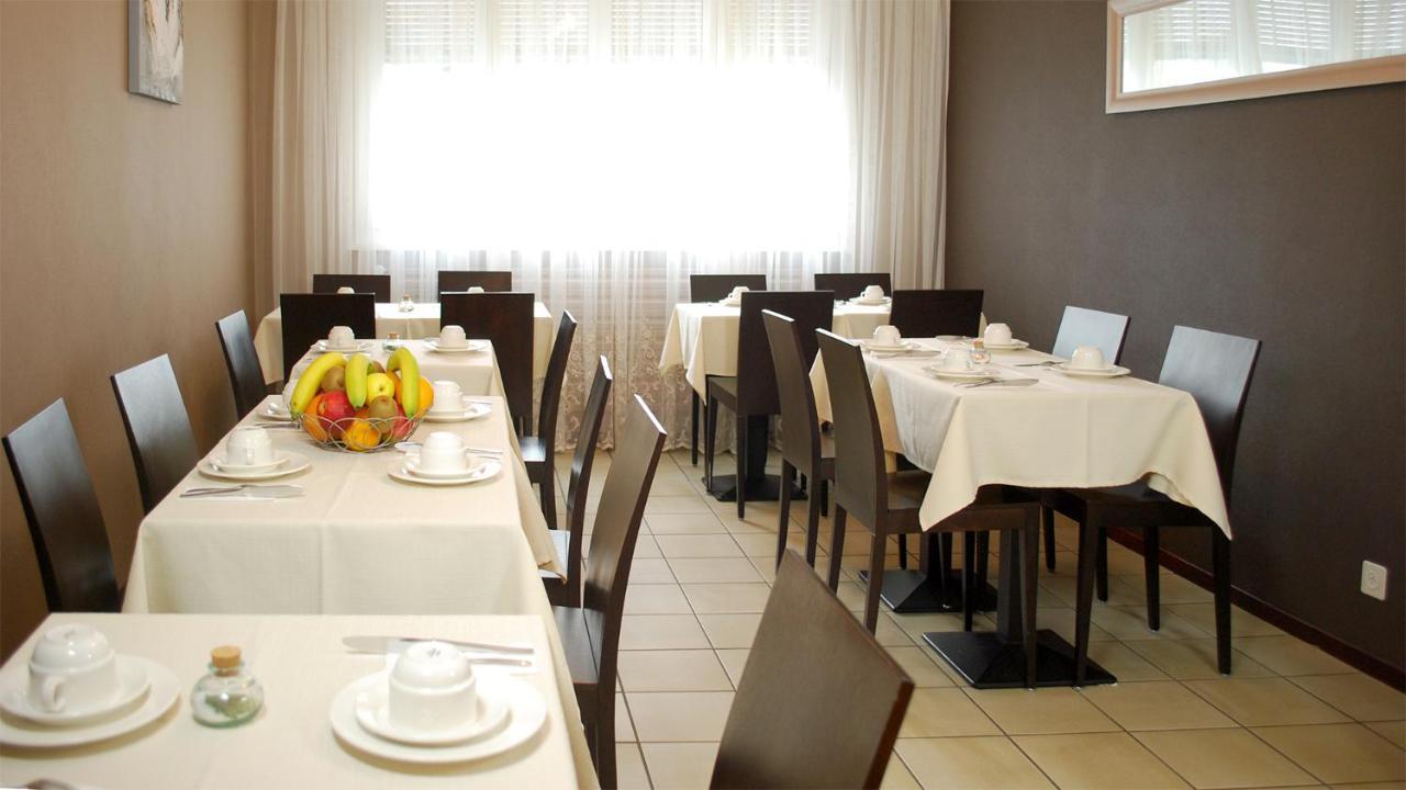 De La Vieille Tour Hotel 3*