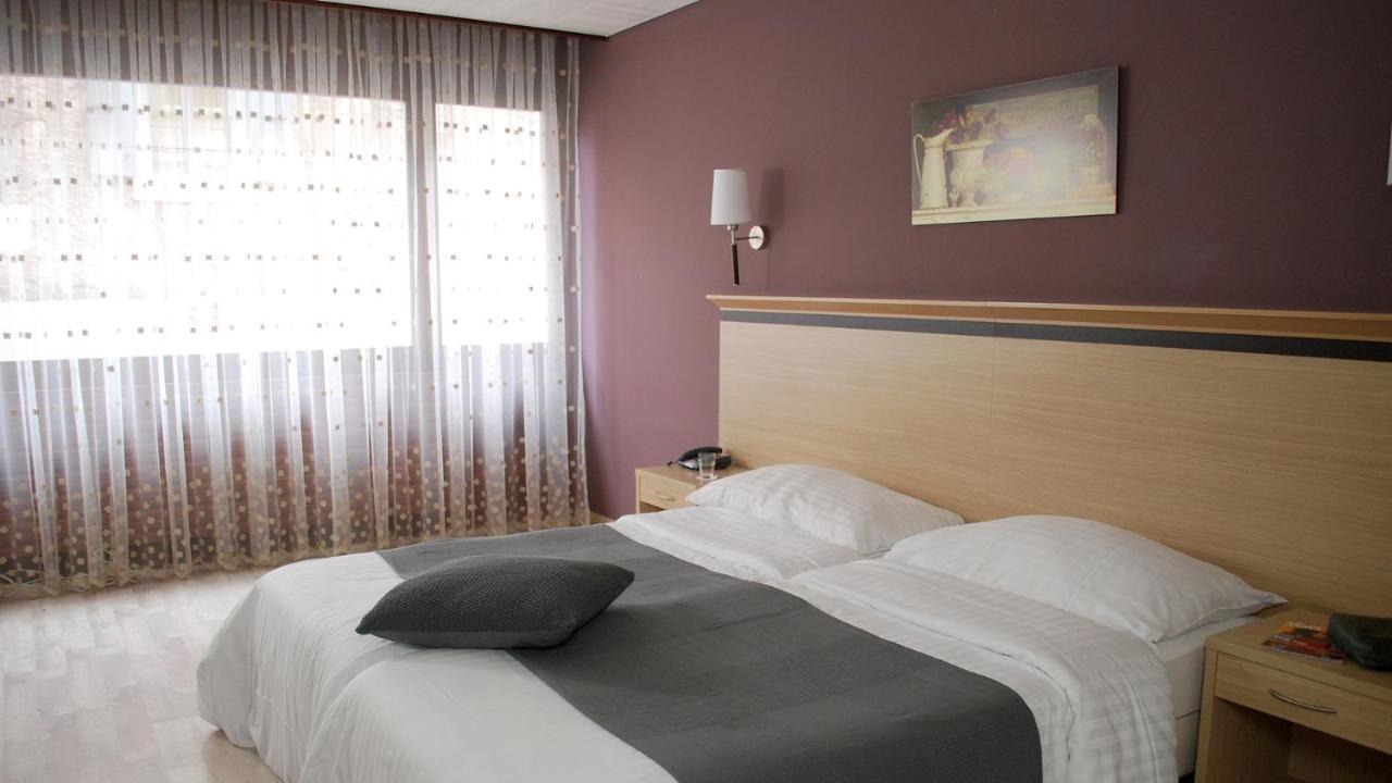 De La Vieille Tour Hotel